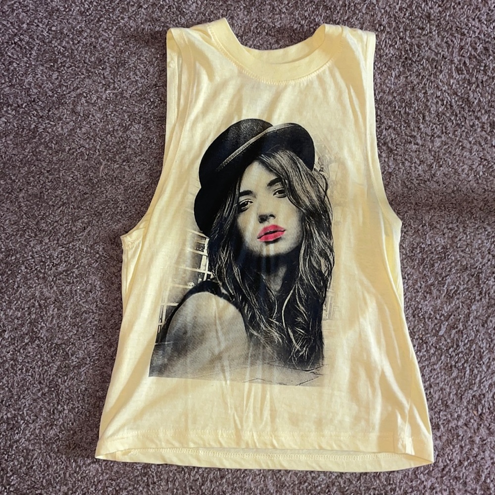 Yellow graphic tank size medium